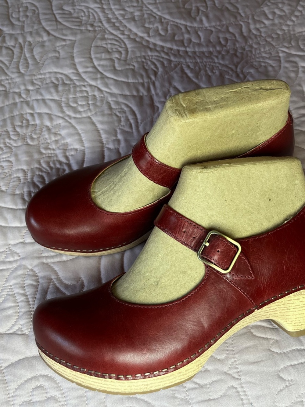 Dansko Lilah Red Waxy Burnished Clogs Size 38 (8) *NEW* - Picture 2 of 6